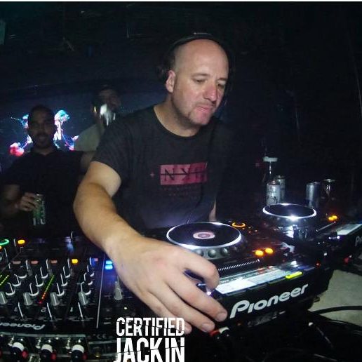 Timmy Links – Versatile House, R&B and Hip-Hop DJ at In2Groove Radio